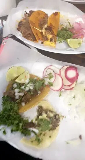 La Salsa Verde Taquería