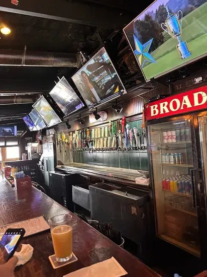 Broadway BrewPub & Grub