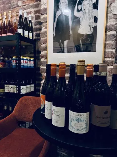 Videira Wine Shop & Bar