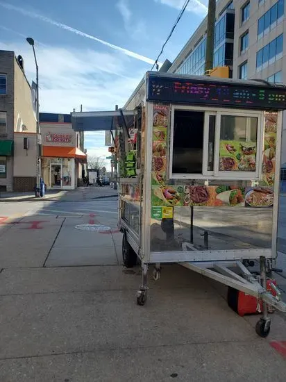 H&T Halal Food & Gyros Cart.