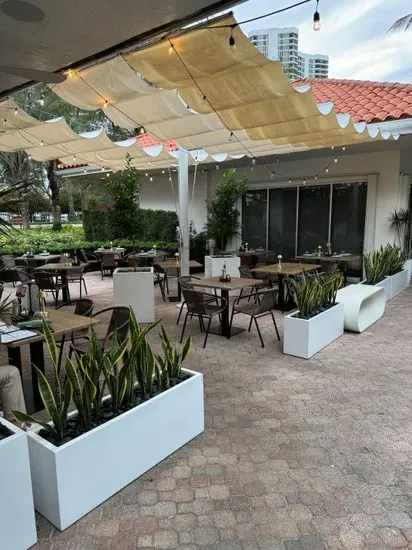 The Green Pointe Restaurant - Aventura