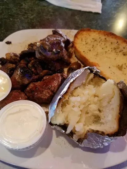 Alba's Bar & Grill