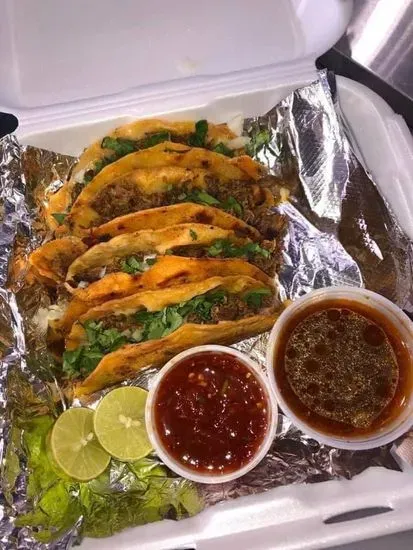 Tacos Y Salsas Los Forasteros