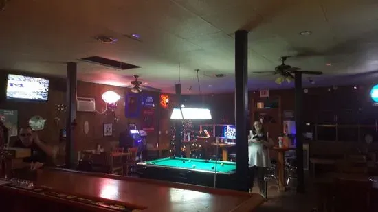 Walsh's Town Tavern
