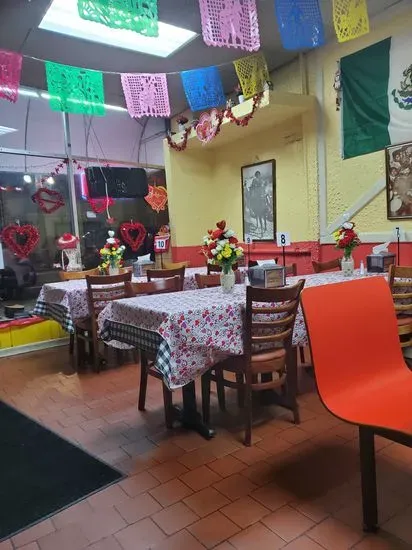 Antojitos Mexicanos Y Mas Restaurante