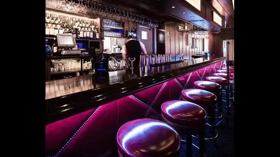 Berlin's Cocktail Bar & Lounge