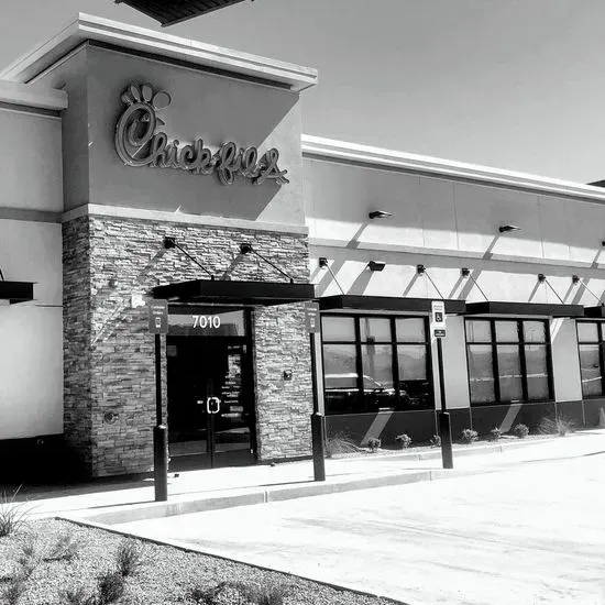 Chick-fil-A Flamingo & Valley View