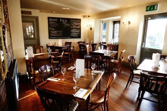 The Horse & Groom - Pub & Kitchen