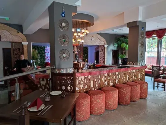 Tavan Restaurant