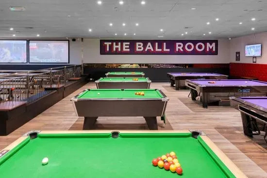 The Ball Room Sports Bar (Glasgow) - Pool, Snooker & Darts Hall