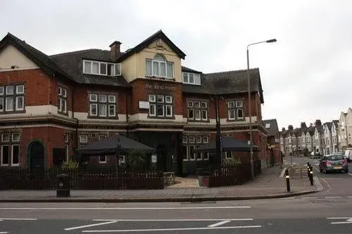 The Long Room Bar & Hotel