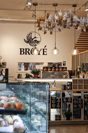 Broyé Cafe & Bakery