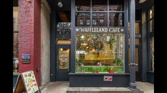 Waffleland Café