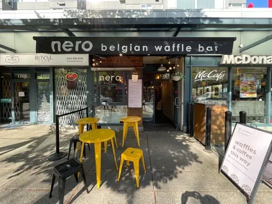 Nero Waffles