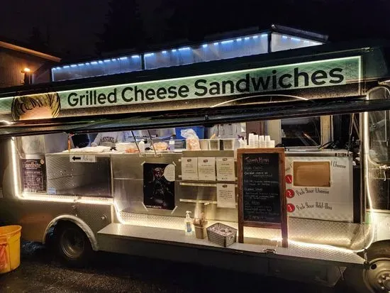 Mom’s Grilled Cheese Truck