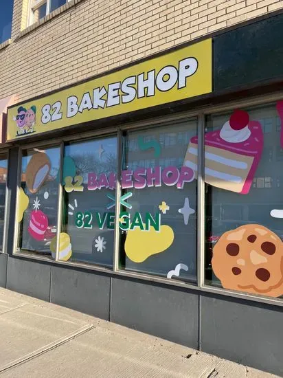 82 BAKESHOP x 82 VEGAN+ | Regina