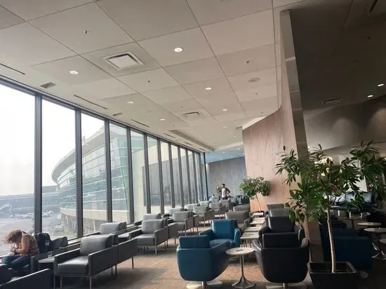 Air Canada Lounge - Calgary Airport