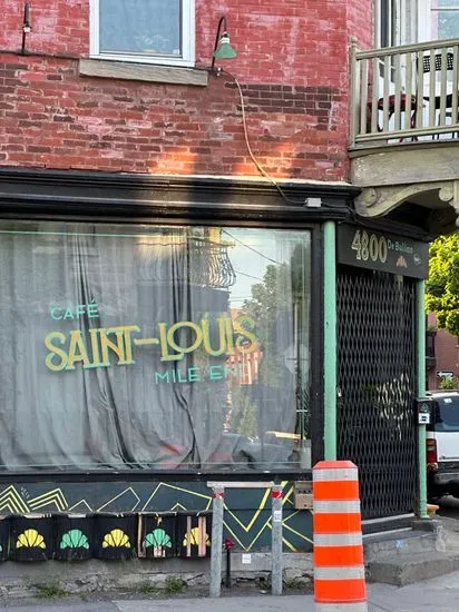 Le Saint Louis café