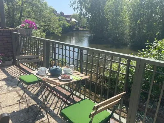 Cafe on the Severn