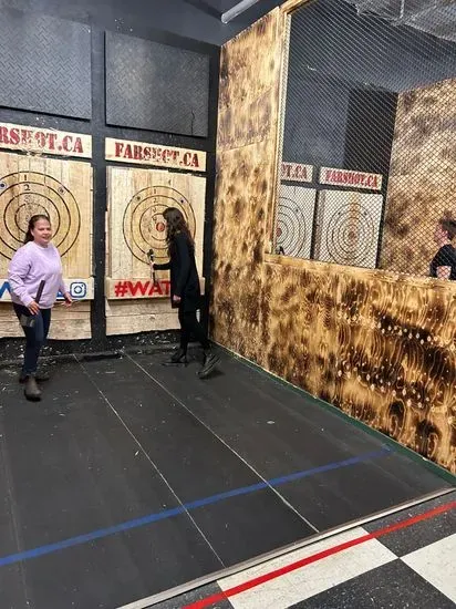 Far Shot Brampton - Axe Throwing, Knife and Archery