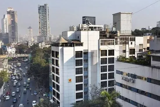 The Shalimar Hotel (August Kranti Marg)