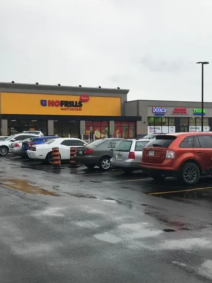 Chris & Jenn's NOFRILLS Hamilton