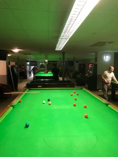 Radcliffe Central Snooker Club (Live Sports)