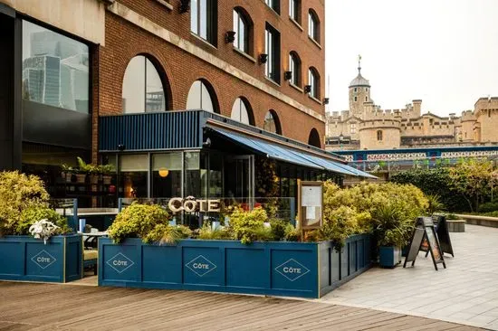 Côte St Katharine Docks