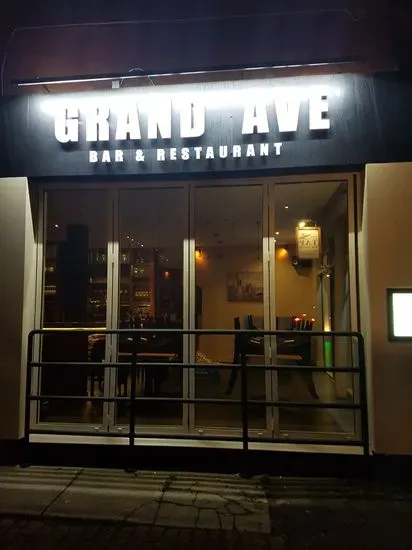 Grand Ave Bar and Restaurant