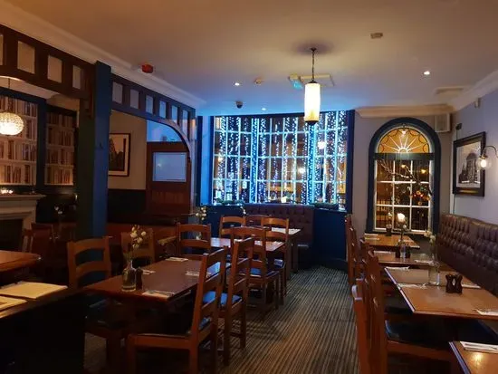 The Blackburne Arms Gastro Pub and Hotel