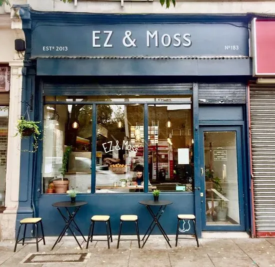 EZ & Moss cafe