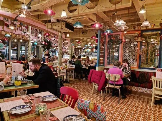 Comptoir Libanais Cheshire Oaks