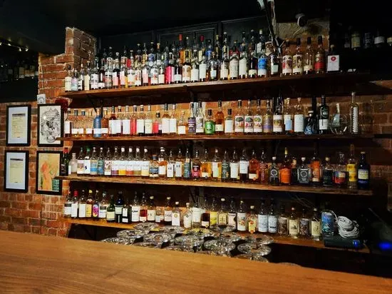 Hop/Scotch Whisky Bar