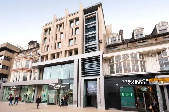 Premier Inn Edinburgh City Centre (Princes Street) hotel