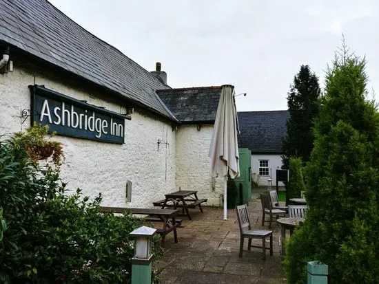 Ashbridge Inn Table Table