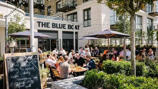 The Blue Boat, Fulham Reach