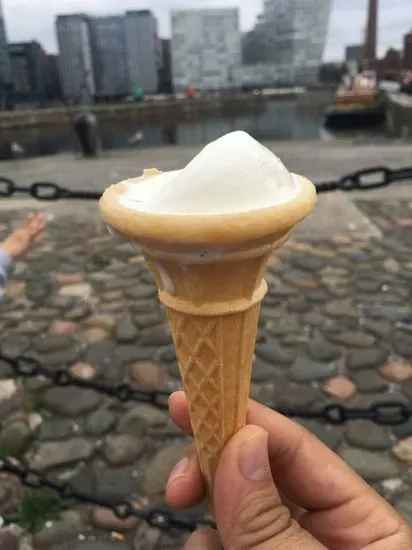 The Albert Dock Ice Cream Van