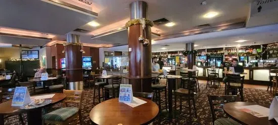 The Gate Clock - JD Wetherspoon