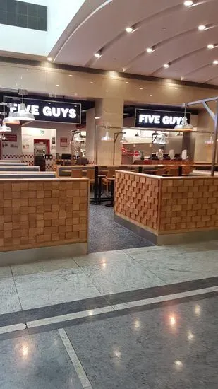 Five Guys Canary Wharf