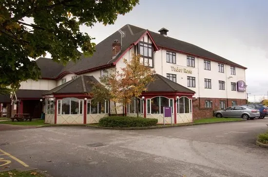 Premier Inn Wirral (Two Mills) hotel