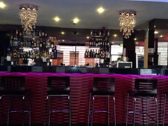 Erebuni Restaurant, Bar & Lounge