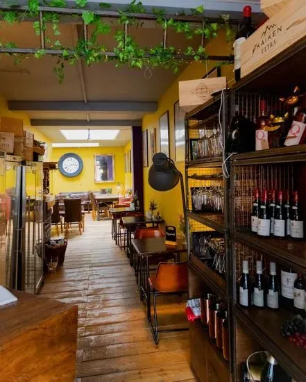 Amelie's Wine House