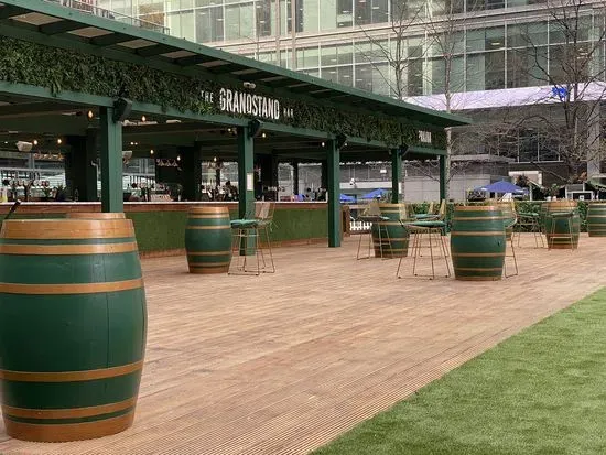 The Grandstand Bar - Canary Wharf, Canada Square Park