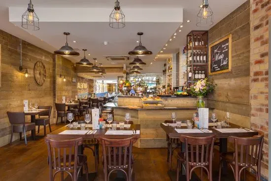 Valentina Italian Restaurant, Bar & Kitchen - East Sheen