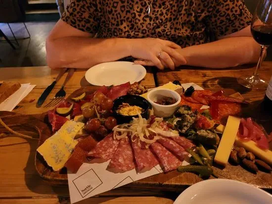 Sortie - Charcuterie & Bar