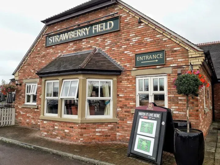 Strawberry Field Evesham Checkle