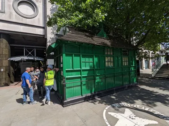 Embankment Place Cabmen's Shelter