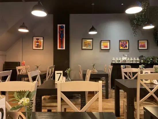 Demi’s Nigerian Restaurant & Bar