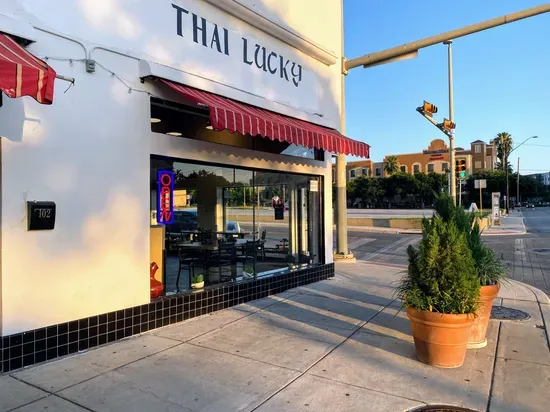 Thai Lucky Sushi Bar & Restaurant