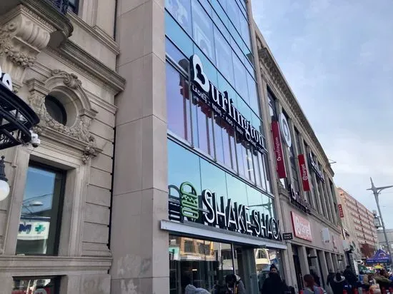 Shake Shack Jamaica Ave